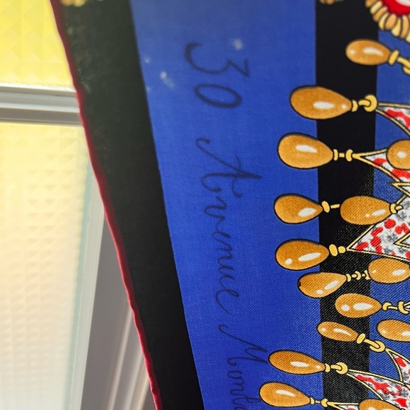 Christian Dior Jeweled Scarf. 100% Silk. Hand Rolled. Multicolor. Made in Italy. - Picture 13 of 13